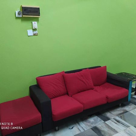 Homestay D' Tengah Bandar Kuala Rompin Exterior photo